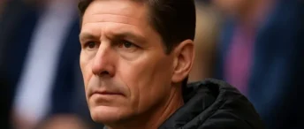 Glasner Delivers Stern Message to Romain Esse After Cup Frustration