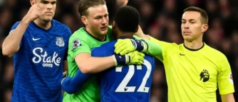 Red Mist and Blue Grit: Hackett backs Gueye red as 10-man Everton stun United