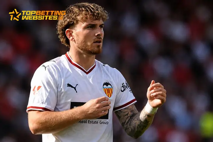 Harvey Elliott’s Valencia loan goes from bad to worse after red card