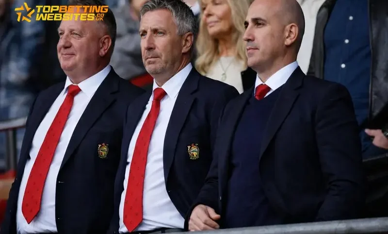 Iraola throws his hat in the ring as United ponder Carrick — and why the Cherries boss could be an upgrade