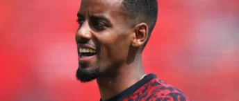 Isak under fire as Liverpool capitulate to Leeds in Chicago