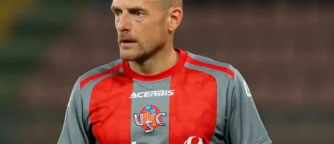 Vardy to Newport? Fuchs makes cheeky call as Foxes legend shines in Italy