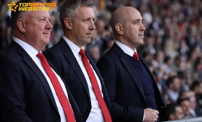 Wilcox turns to record-breaking Bee as United plot next strike after Ederson