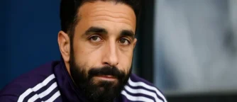 United Sweat Over Mazraoui Absence Before Brentford Test