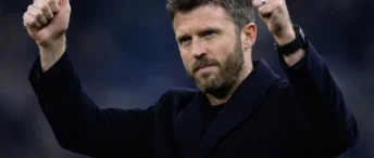United Plot Audacious Swoop for Arsenal Starlet Lewis‑Skelly as Left‑Back Search Heats Up