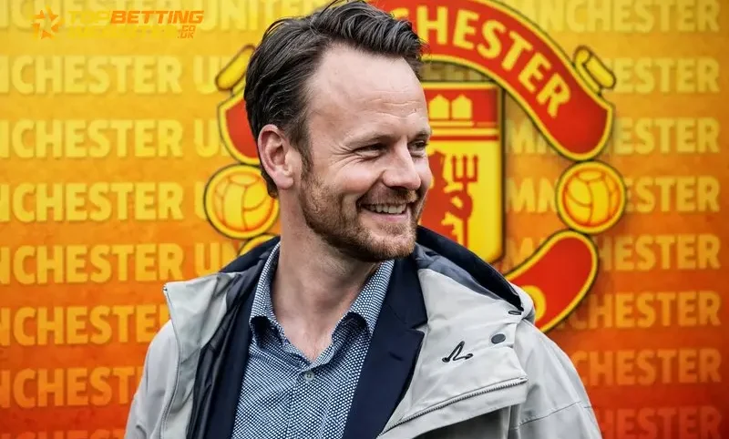 Romano pours cold water on Man United’s ‘junior Beckham’ bid as Carrick chases pace out wide